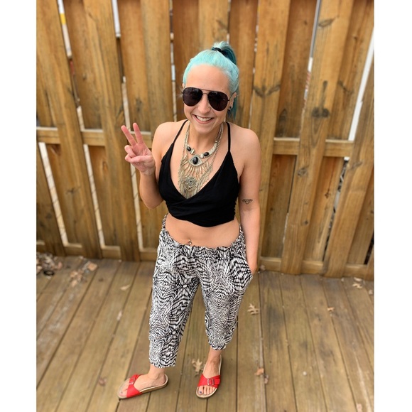 Meet your Posher, Emily - Picture 3 of 5